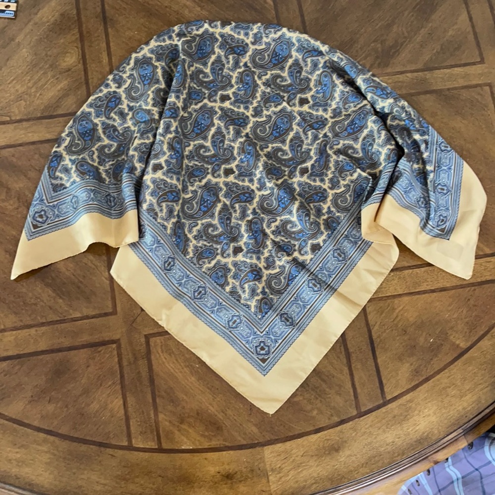 # The Rack Scarf.